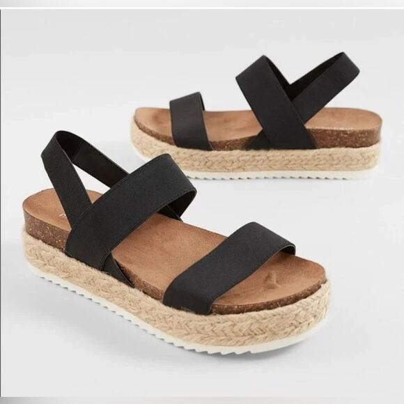 Chic Black and Tan platform Sandals size 8, hemp bottoms - Picture 1 of 6